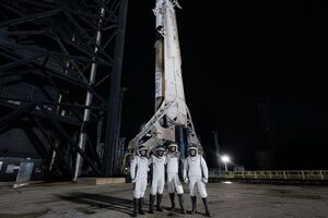 В космос отправился экипаж из четырех человек