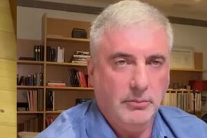 25 років тому росіянам подобалося "мочити в сортирі". Тепер вони плачуть за зруйнованими сортирами