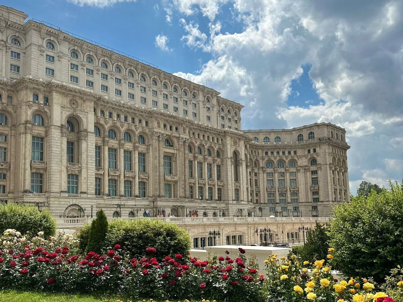 В румынском парламенте обсуждали инцидент с беспилотником, залетевшим на территорию страны