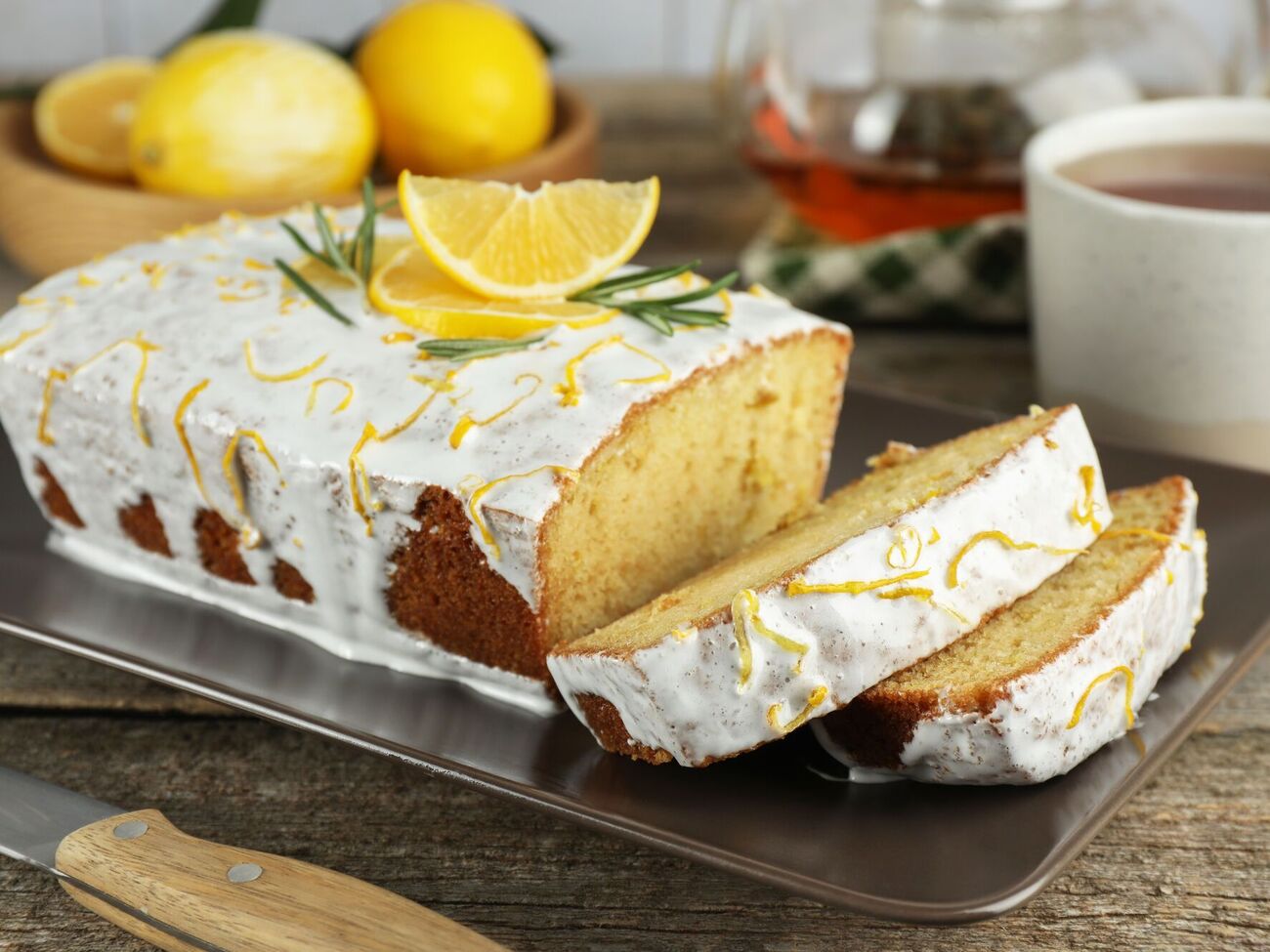 Лимонный кекс сочетает яркую кислинку и нежную сладость