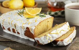 Лимонный кекс сочетает яркую кислинку и нежную сладость