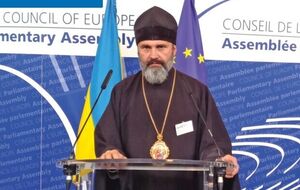 В Киеве трое неизвестных избили митрополита Крымского и Симферопольского Климента