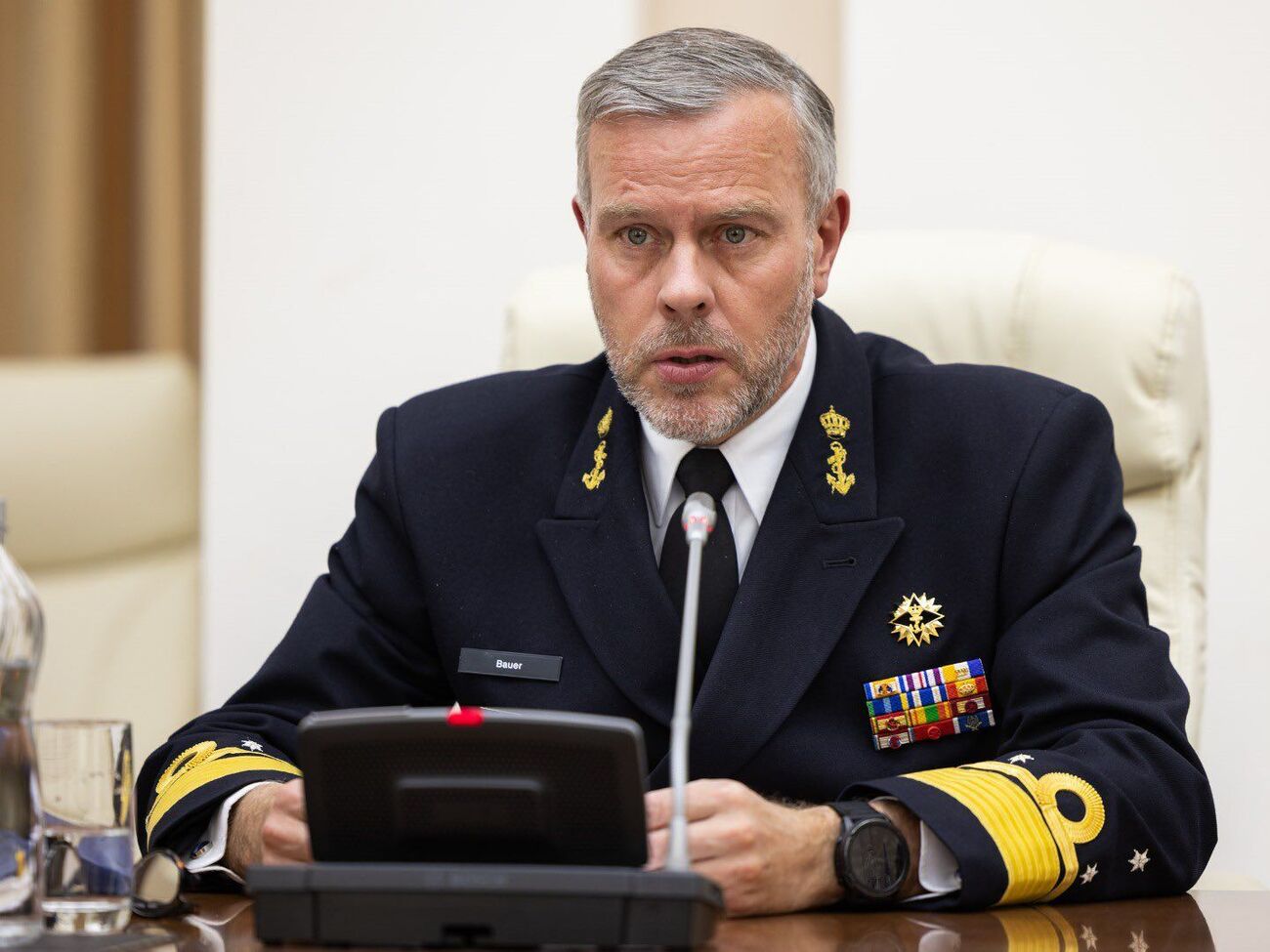 Бауэр не ждет, что США прекратят поддержку Украины