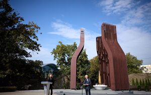 Зеленский отметил, что мемориал появился на месте бывшего чекистского сквера