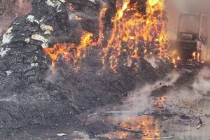 Унаслідок удару РФ по Кам'янському району є руйнування на одному з підприємств, виникла пожежа, зазначили у ДСНС