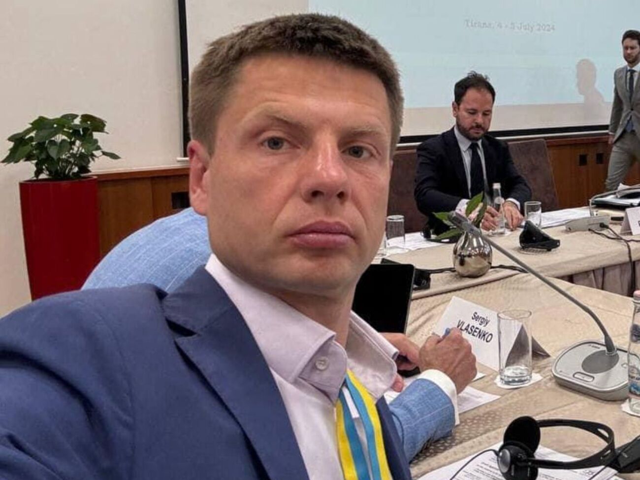Дебаты двух людей, которые не были в Украине, – это не то, что должно нас интересовать. Однако они решают нашу судьбу