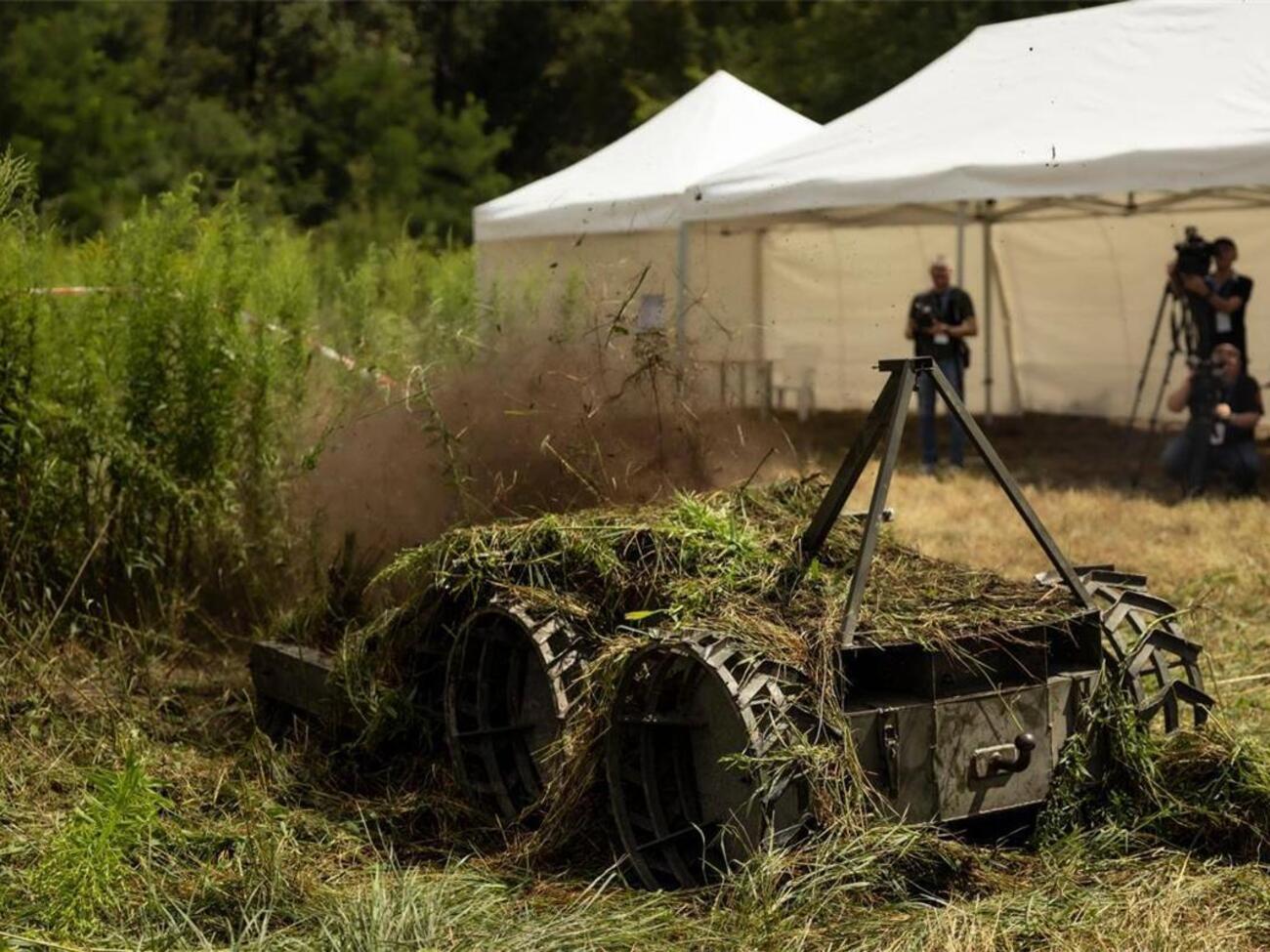 Машина важить понад тонну