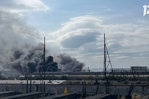 На заводе в Омске произошел пожар