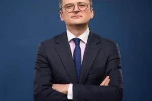Кулеба воспитывает двоих детей