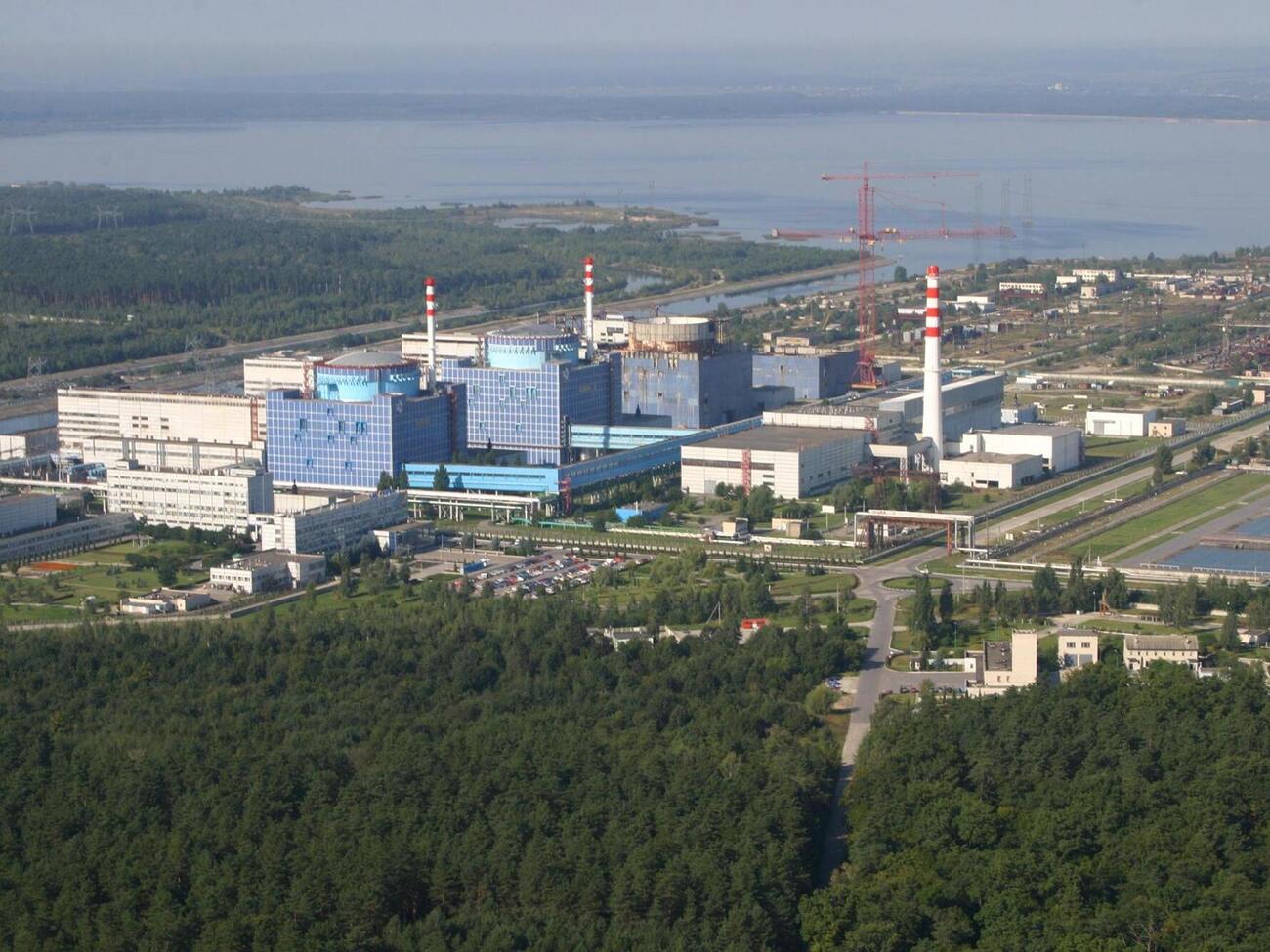 Во время ночной российской атаки зафиксирован пролет российского Shahed в непосредственной близости от Хмельницкой АЭС, рассказали в ОВА