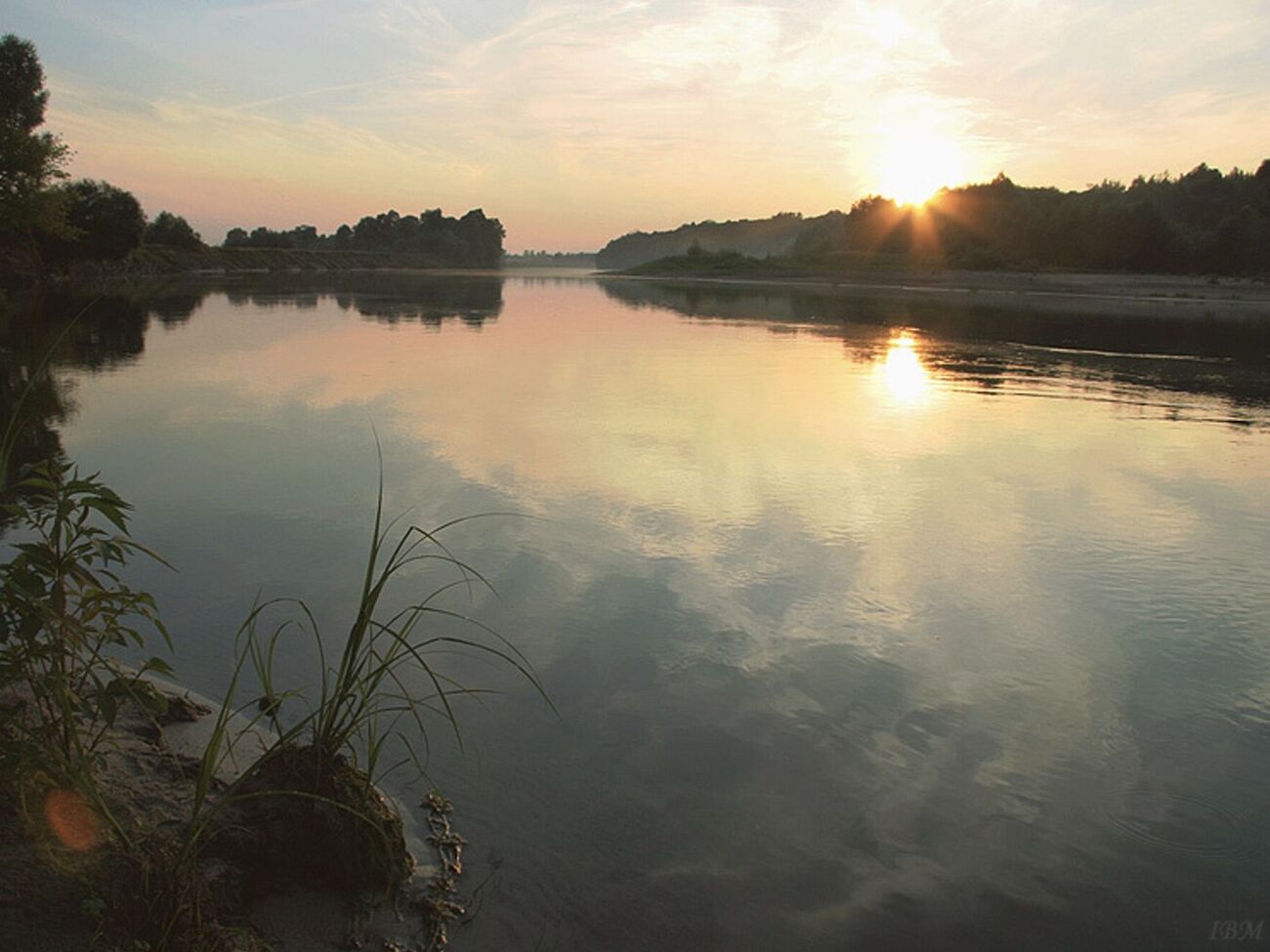 Останні дослідження на річці Десна поблизу міста Остер засвідчили, що вода зараз у досить доброму стані, зазначив Осадчий