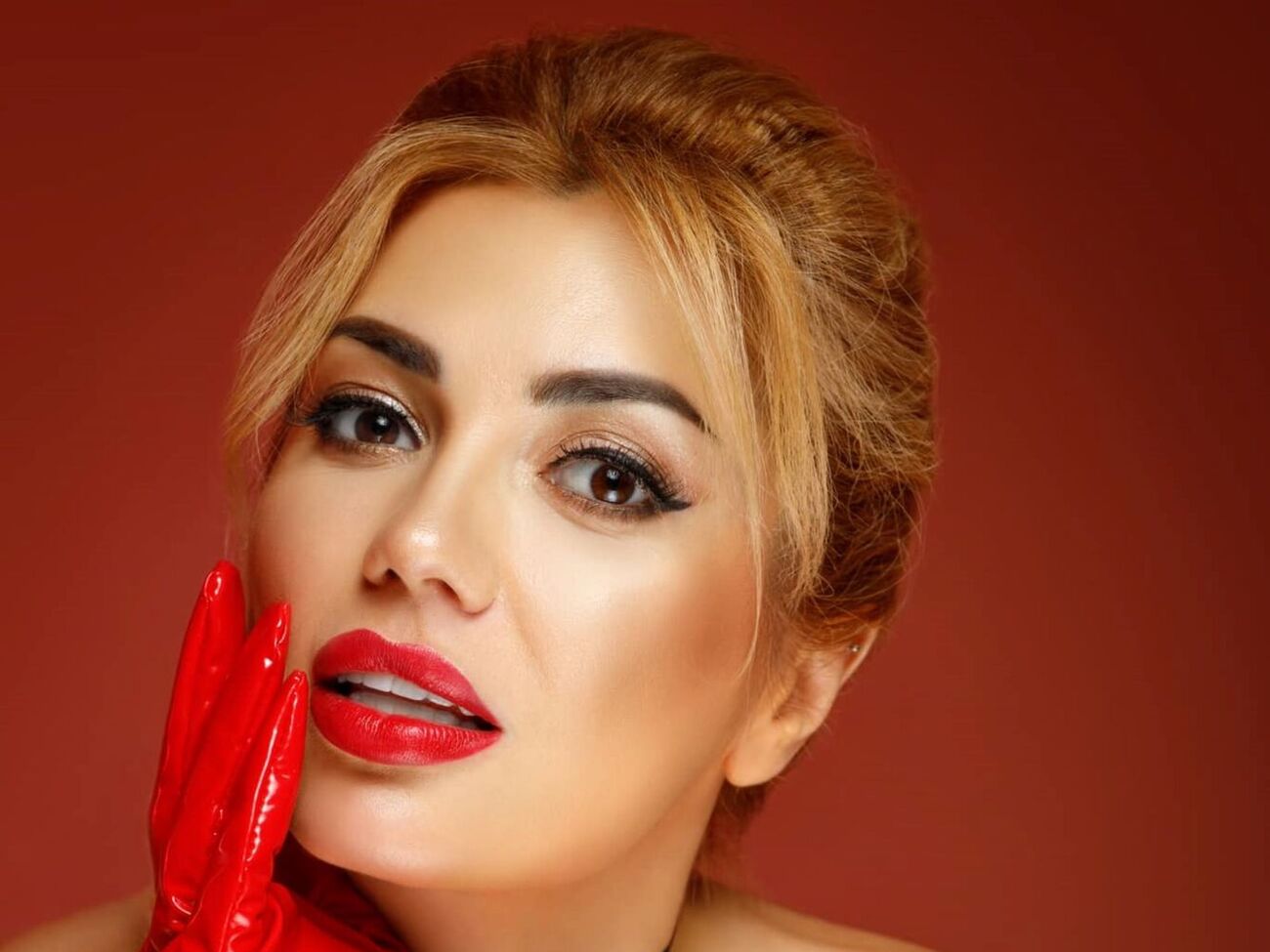 У пісні артистка співає про любов