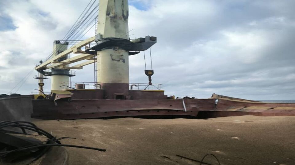 Після вибуху зерновоз залишився на ходу