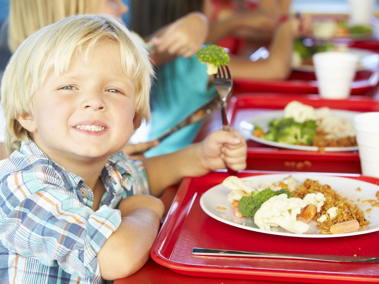 Запеканку подают теплой