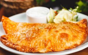 Чебуреки на определенном тесте впитывают минимум растительного масла