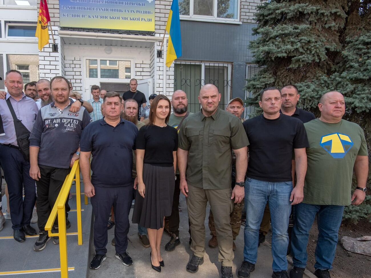 Центр працює відповідно до Державного стандарту соціальної послуги соціальної адаптації ветеранів війни та членів їхніх сімей