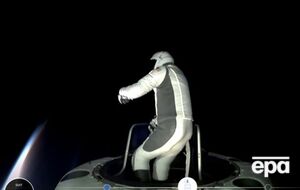 Приватна особа вперше опинилася у відкритому космосі