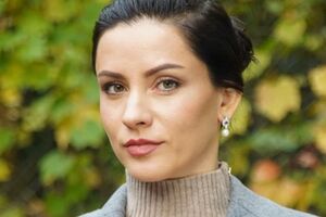У російських застінках залишаються сотні "евакуйованих" азовців. Росіяни влаштовують псевдосуди над полоненими, їх катують