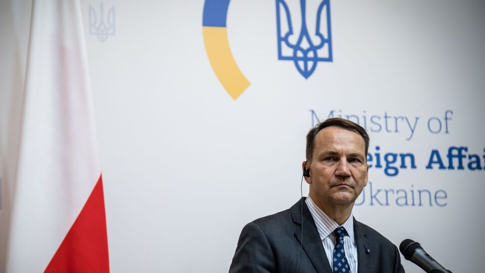 Польща внесе €50 млн цього року і ще €50 млн наступного в чеську ініціативу щодо закупівлі снарядів для України, зазначив Сікорський