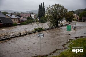 Наводнение в странах ЕС повлекло за собой остановку поездов