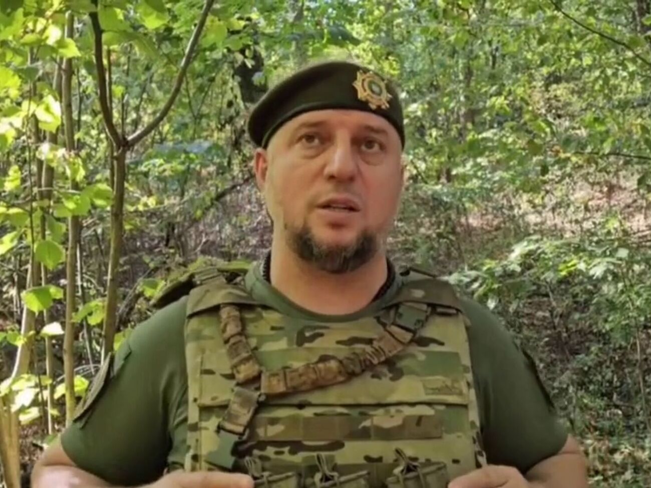 Алаудінов розповів, що до нього звертаються родичі взятих у полон Україною кадировців із проханням допомогти у звільненні їхніх близьких