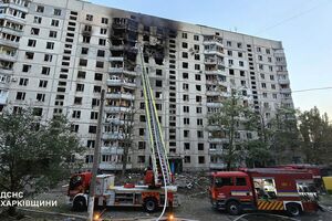 Одна из российских бомб попала между 9-м и 10 этажами в двенадцатиэтажном жилом доме в Харькове, рассказали в прокуратуре