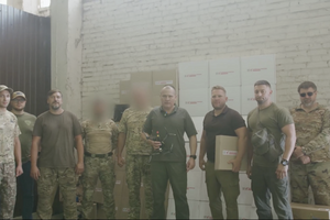 Волонтеры передали партию FPV-дронов и другие нужные вещи подразделению Kraken
