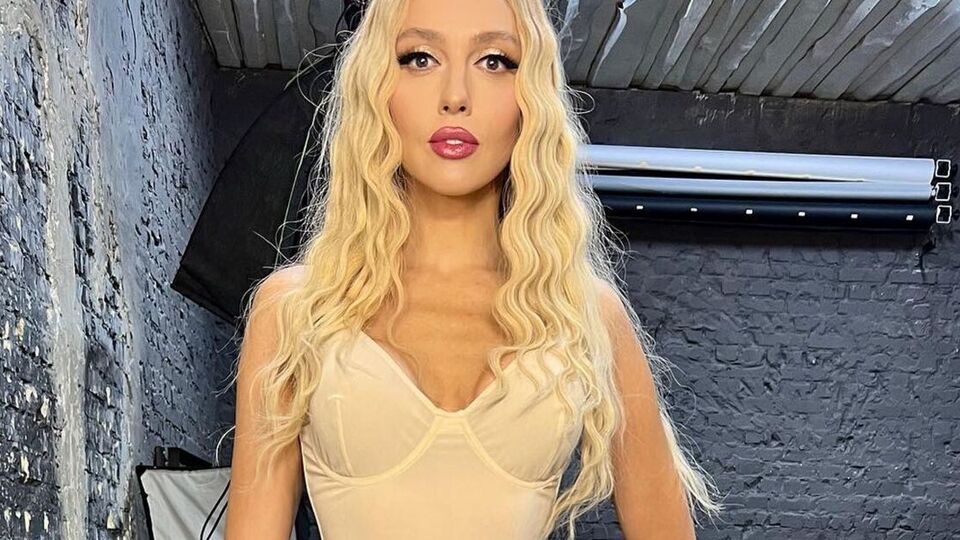 Полякова вышла замуж за Буряковского 11 сентября 2004 года