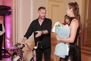 Жадан вручил Свитолиной велосипед