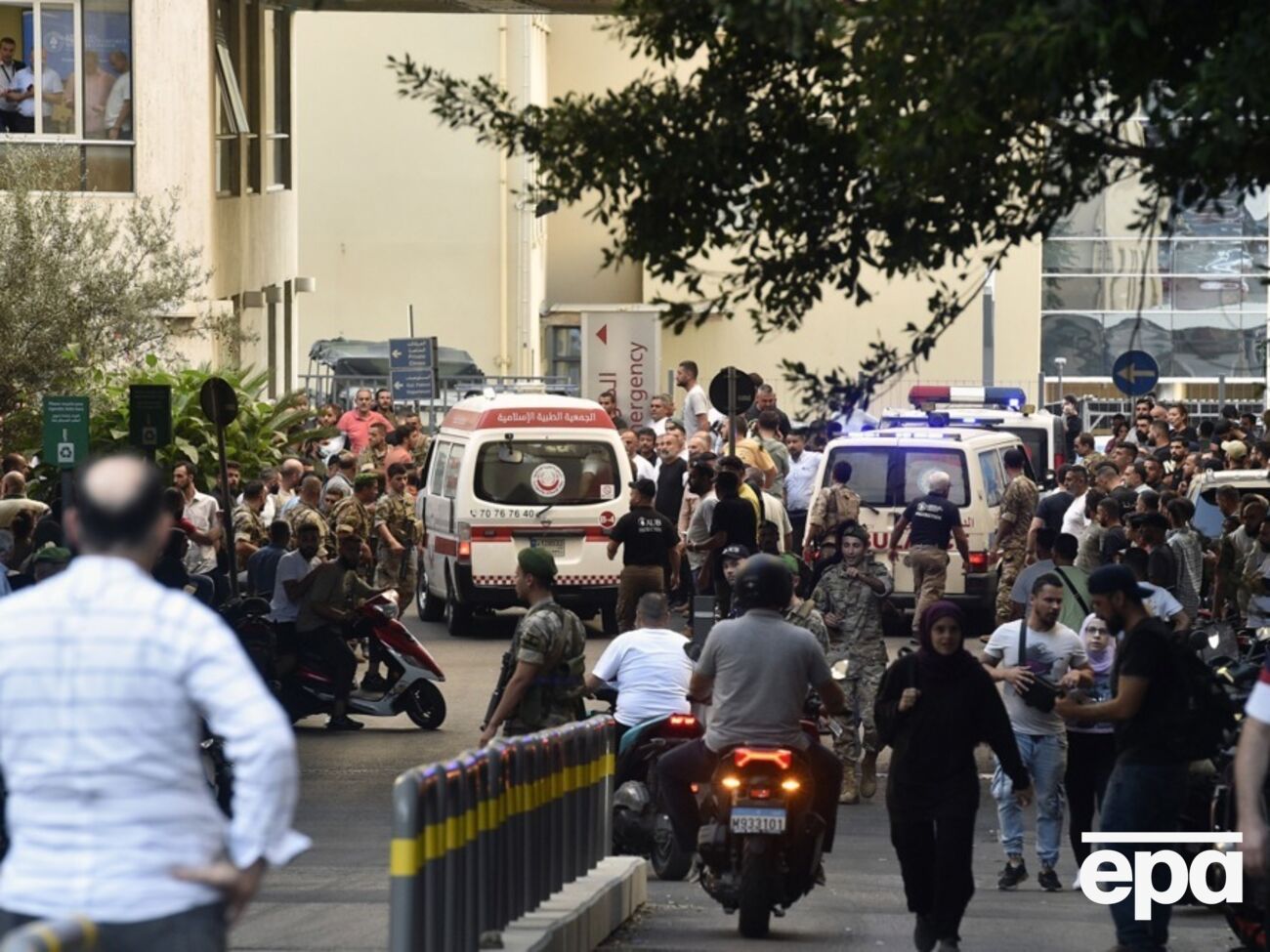 Минздрав Ливана сообщил, что в результате взрывов погибли девять человек, а состояние 200 пострадавших оценивается как критическое