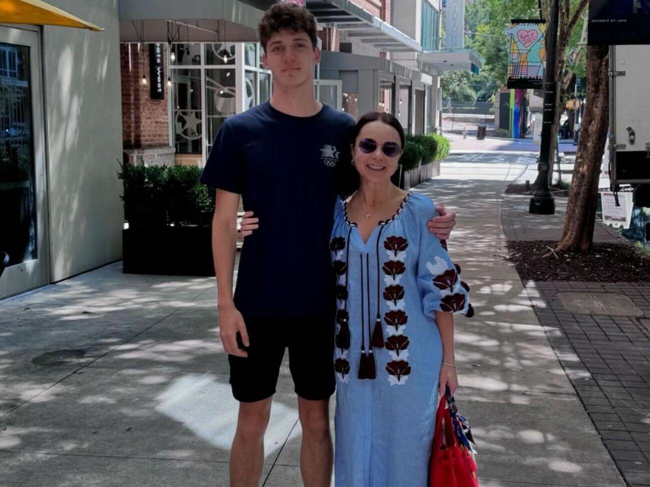 За рік після усиновлення Вадима Подкопаєва народила доньку Кароліну