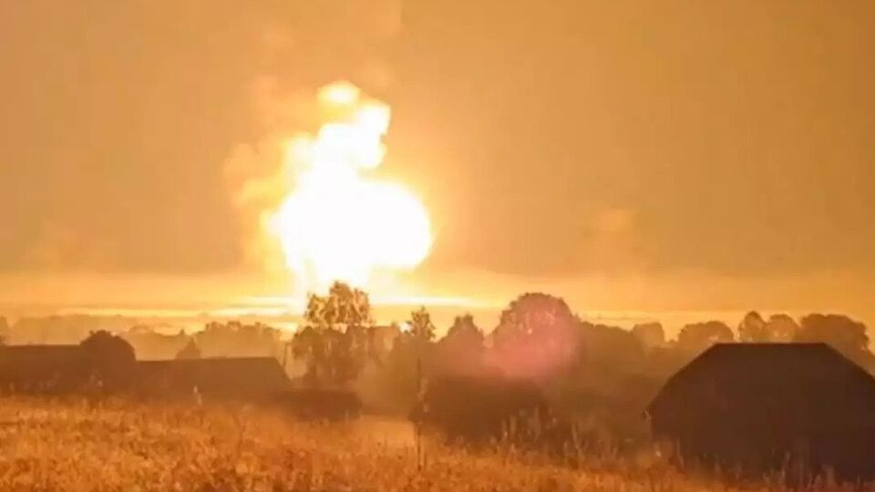 Уранці пожежа й детонація тривали – ЗМІ