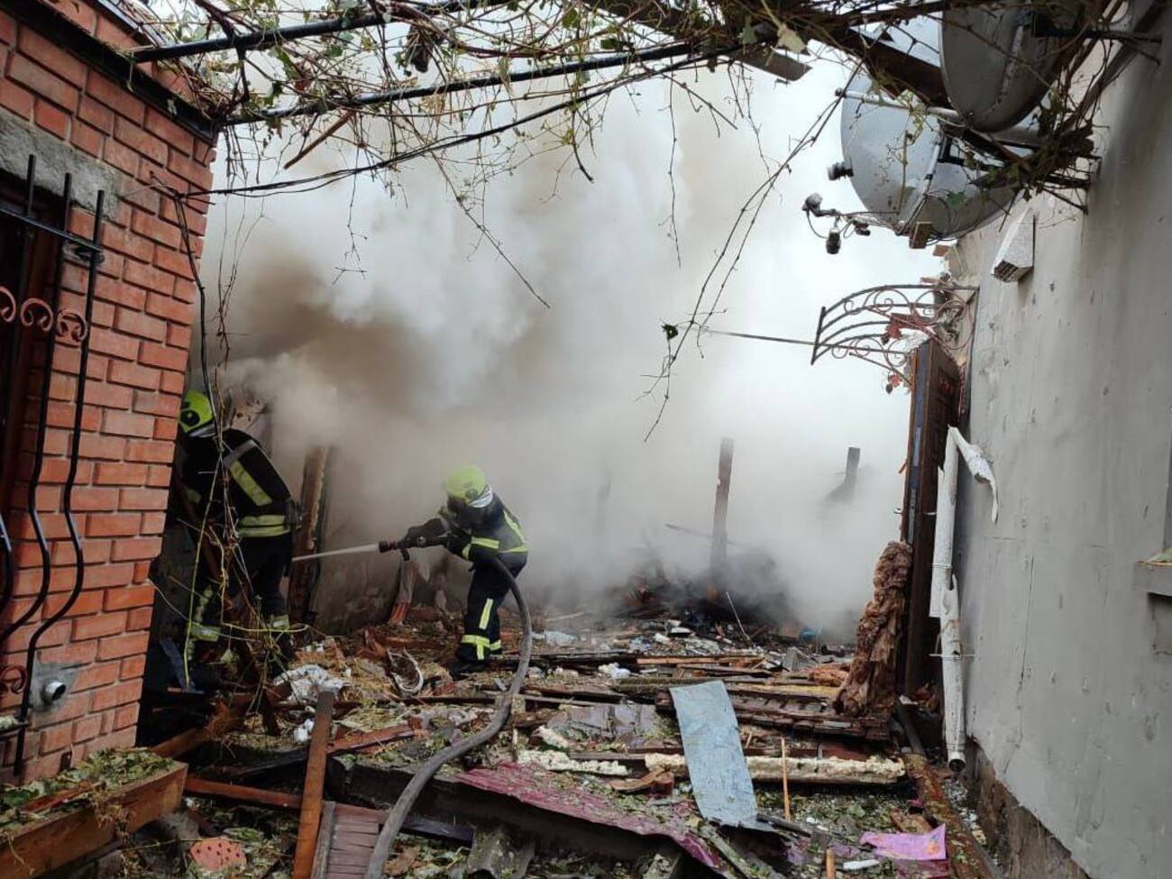 Под огнем были частные жилые дома