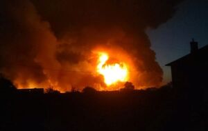 За даними джерела, на атакованому складі зберігали балістичні ракети, КАБ та артбоєприпаси