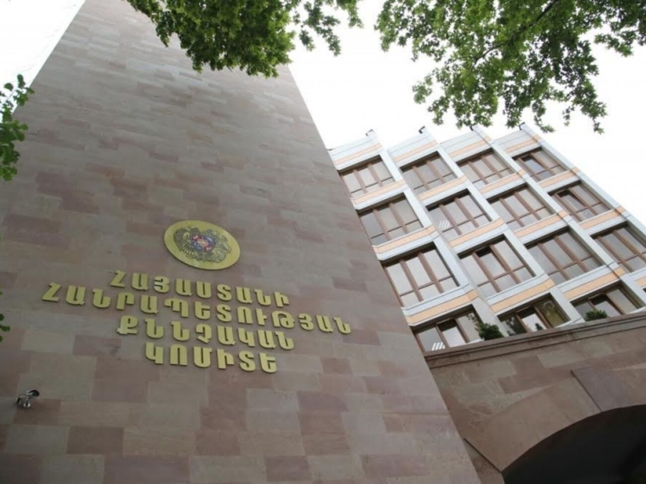 У справі СК підозрює сімох людей, трьох уже заарештували