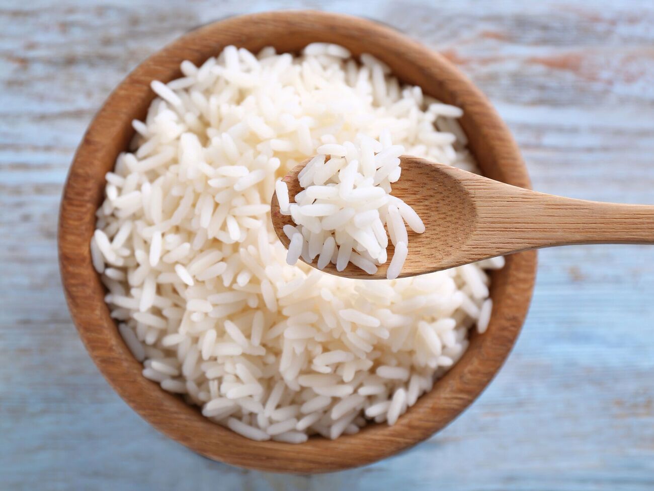 Во время приготовления риса воды должно быть в четыре-пять раз больше, чем крупы