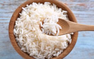 Во время приготовления риса воды должно быть в четыре-пять раз больше, чем крупы