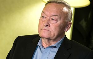 Калугин (на фото) напомнил, что Путин является выходцем из системы КГБ