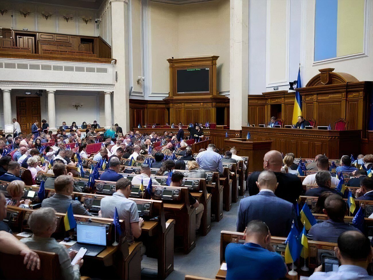 Рада переименовала четыре района, 10 городов, 56 поселков и 262 села в 22 областях Украины
