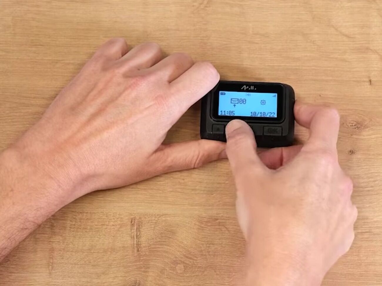 Как выяснили журналисты, израильская разведка произвела для ливанской группировки "Хезболла" пейджеры известной марки со взрывчаткой