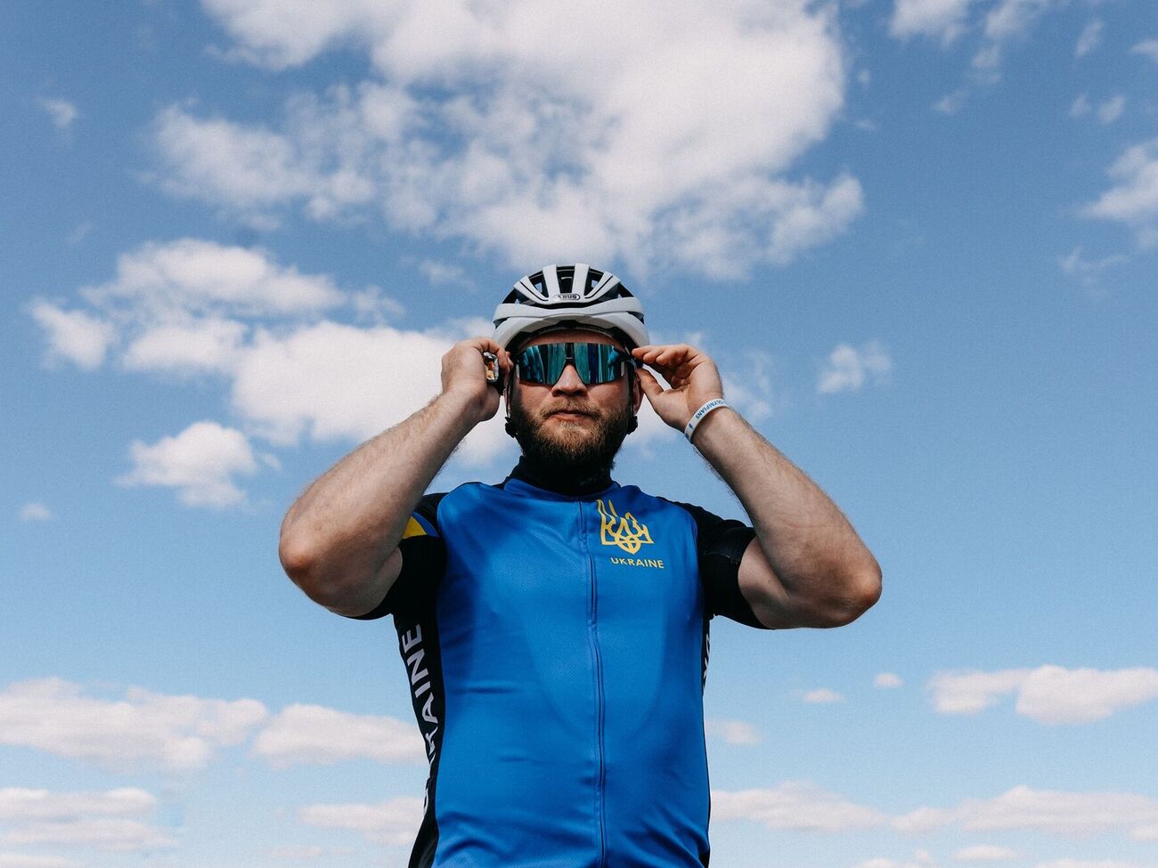 24 августа Дмитрук незаконно покинул пределы Украины