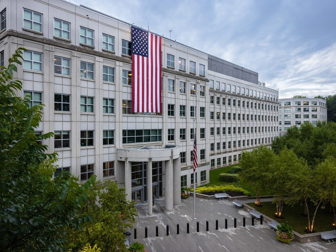 Национальная разведка США и еще два агентства призвали участников избирательной кампании в США сообщать о подозрительной или преступной деятельности