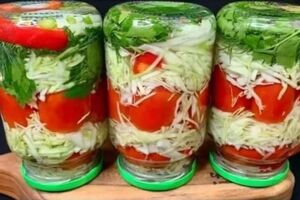 В маринаде помидоры будут сочными, а капуста – хрустящей