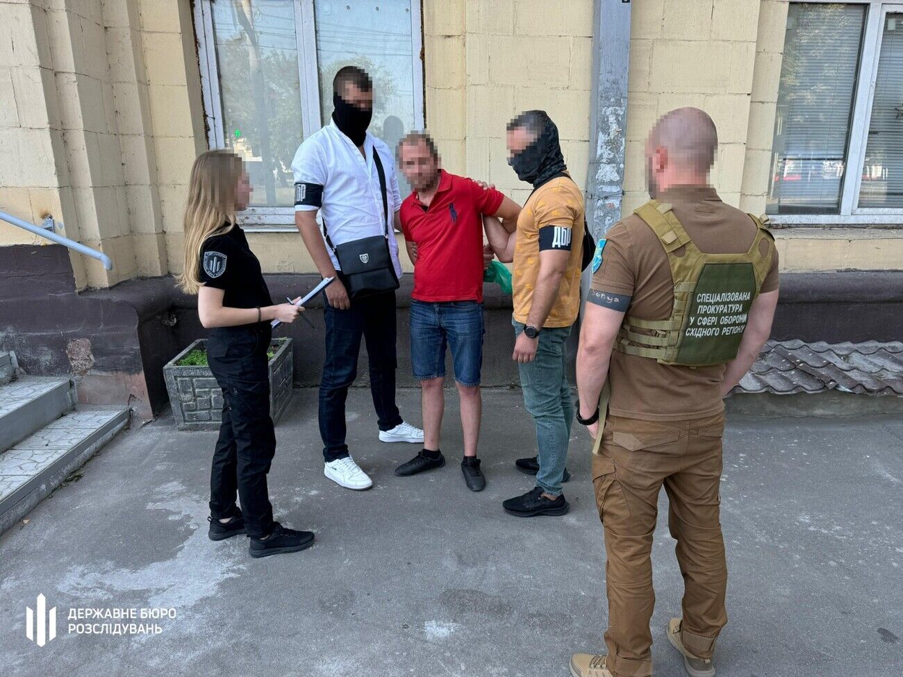 Задержанный харьковчанин убеждал "клиентов", что только взятка работникам военкомата может спасти их от призыва