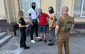 Затриманий харків'янин переконував "клієнтів", що лише хабар працівникам військкомату може врятувати їх від призову