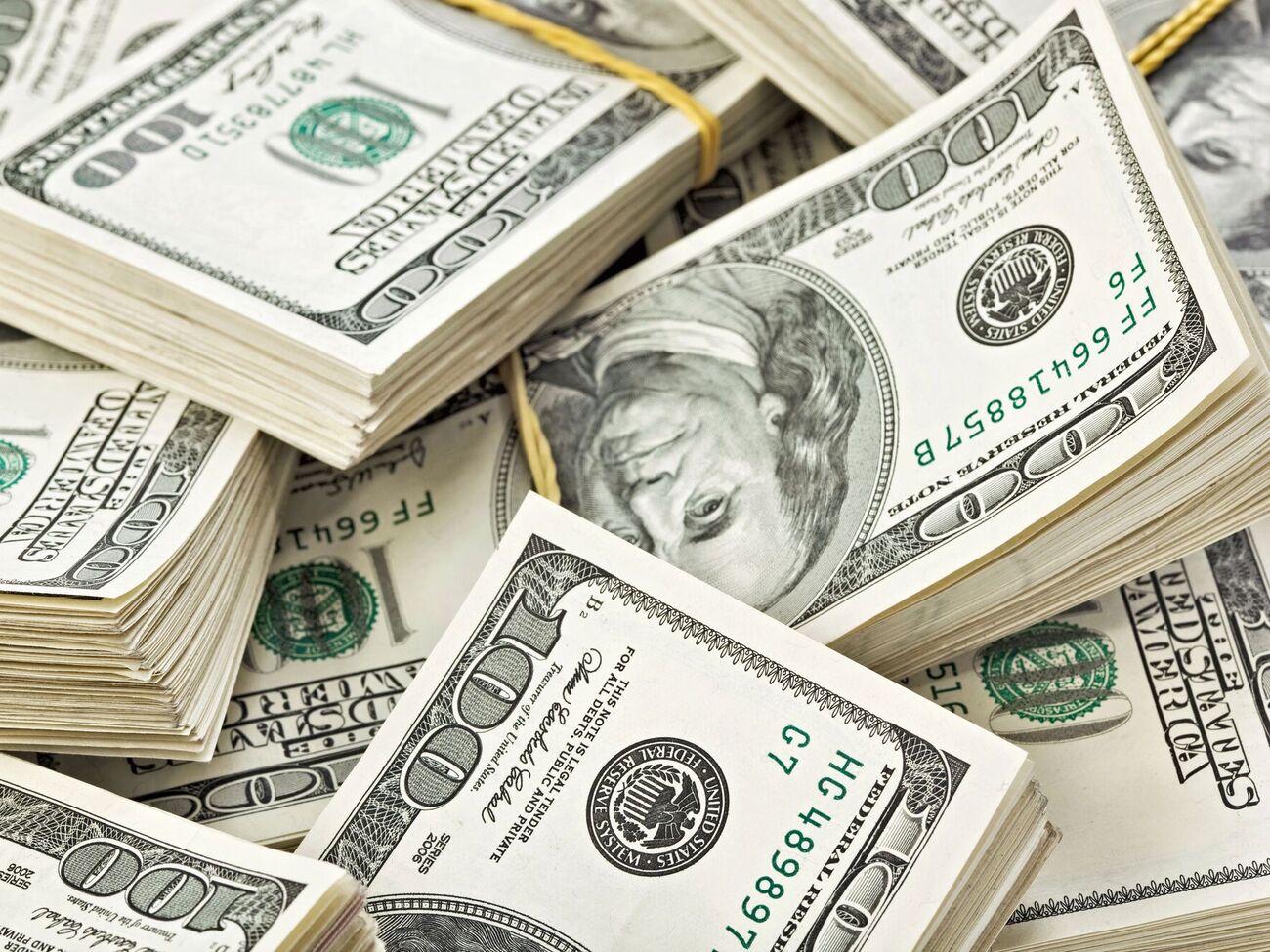 РФ закупила банкноты у Руанды номиналом $100, отметили СМИ