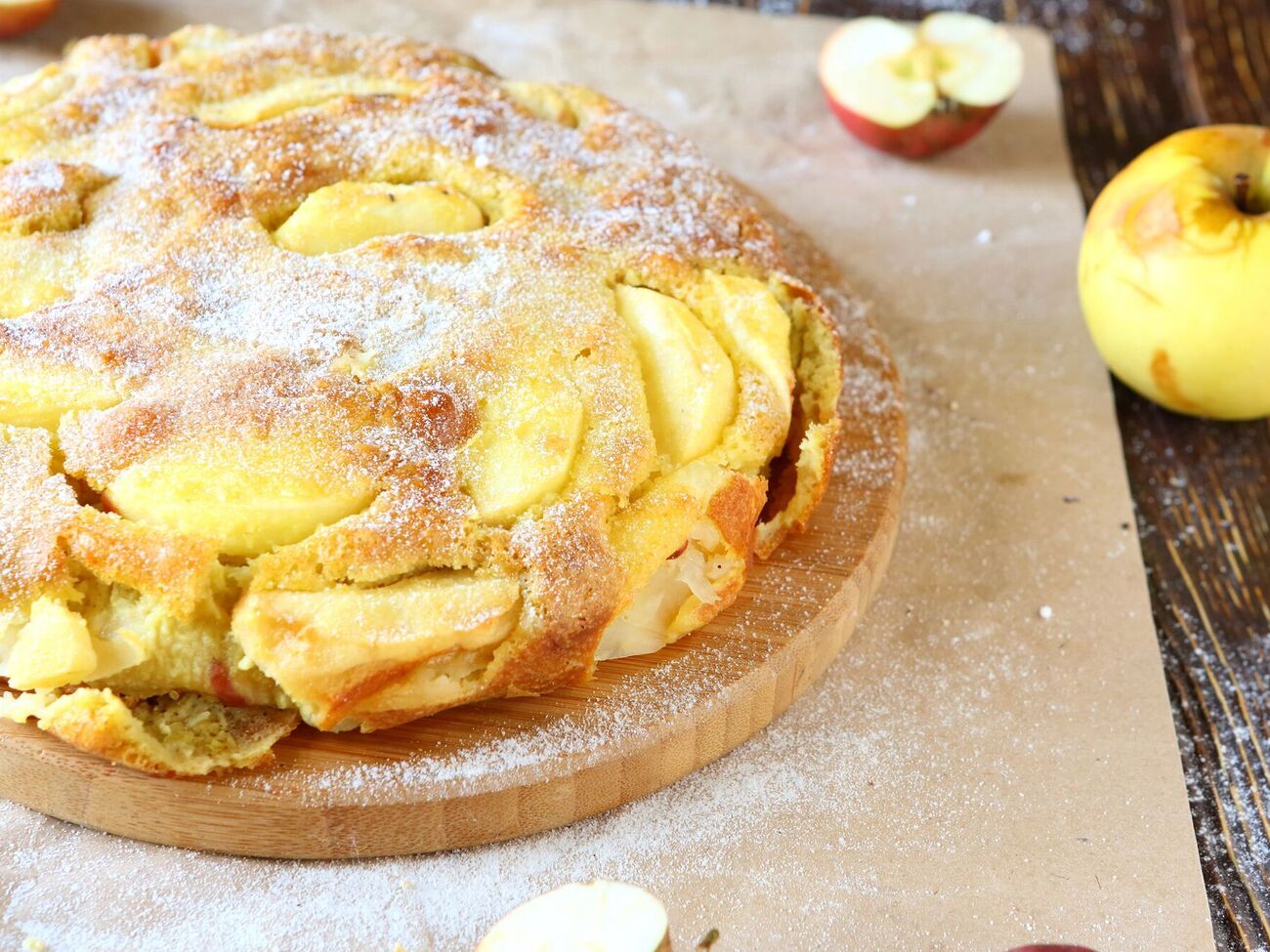 Для Шарлотки підійде будь-який сорт яблук