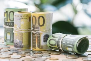 Украина сможет получить кредитные €35 млрд после того, как предложение Еврокомиссии поддержат Европарламент и Совет ЕС