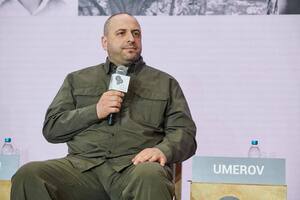 Умеров планирует уволить или уже уволил примерно 20 генералов и чиновников, пишет СМИ