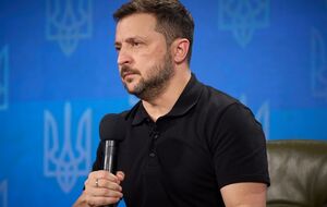 С представителями РФ состоялись встречи в онлайн-формате, "еще будут встречи офлайн и онлайн", отметил Зеленский